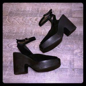 🖤GUC Free People Black Peep Toe Platforms 39🖤